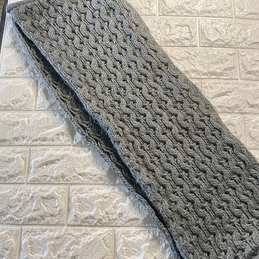 Grey circle scarf
